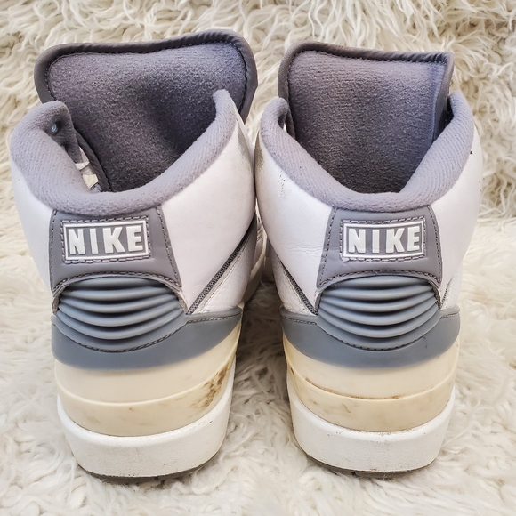 NIKE AIR JORDAN| BOYS WHITE HI TOP SNEAKER | SIZE 6 - Picture 5 of 7